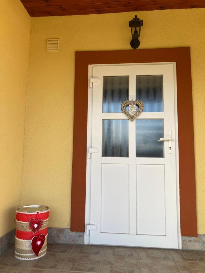 Tiszavirag Vendeghaz Apartment Tiszacsege Exterior foto