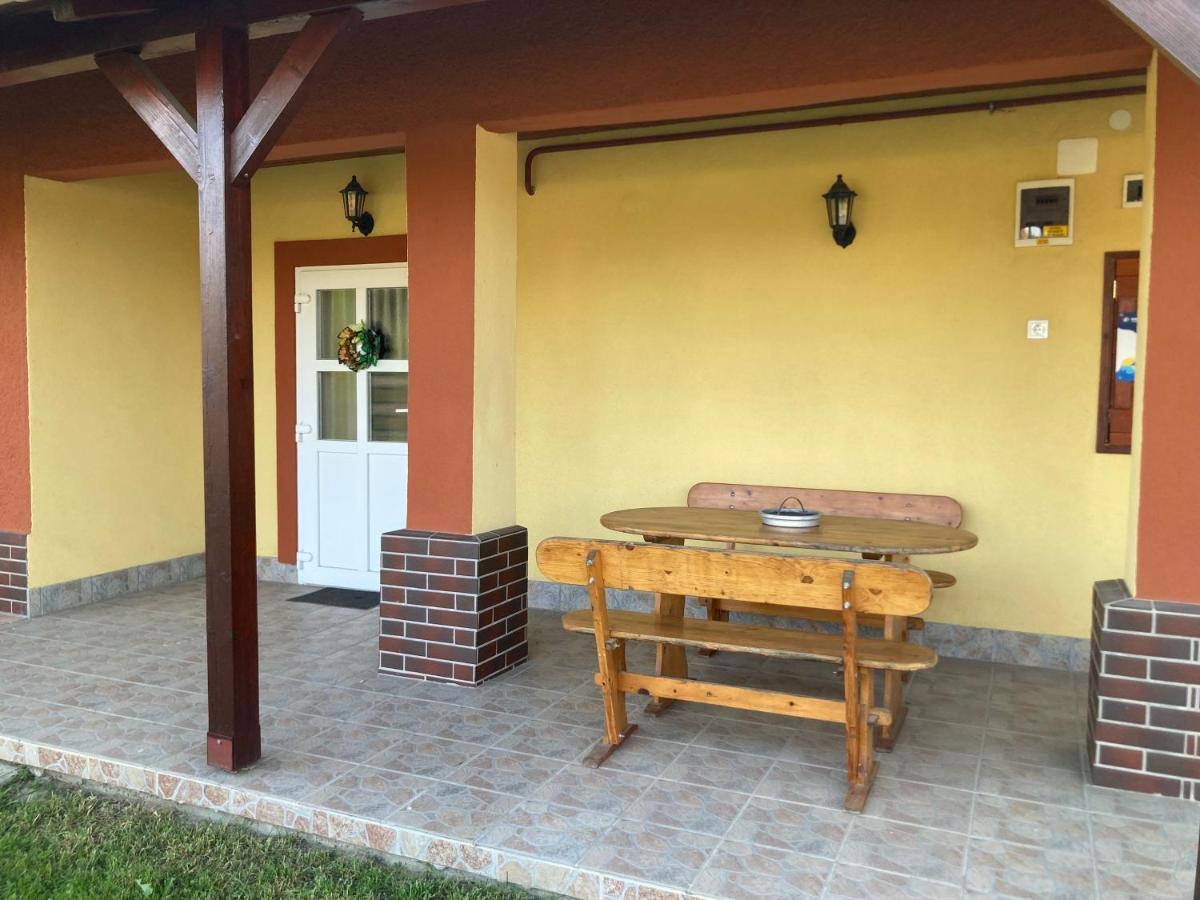 Tiszavirag Vendeghaz Apartment Tiszacsege Exterior foto