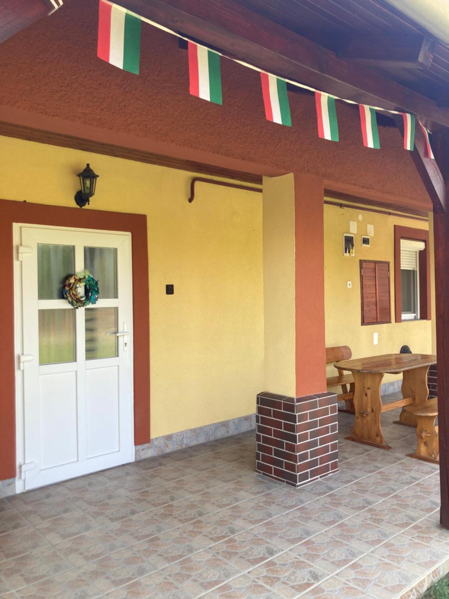 Tiszavirag Vendeghaz Apartment Tiszacsege Exterior foto